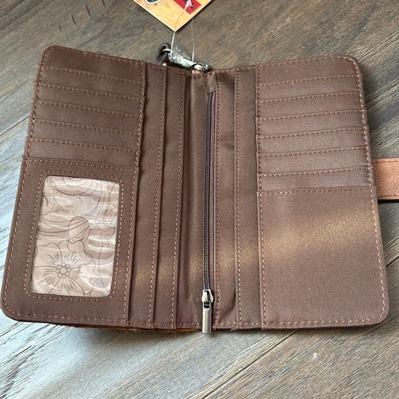 Justin Boots Wristlet/Wallet,Hair hide,bone inlay,magnetic close,genuine leather - Picture 5 of 11